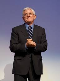 Legendary Talk Show Host Phil Donahue Dies at 88: 'He Was One of a Kind'